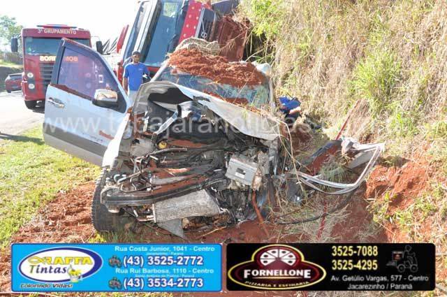 Acidente entre duas carretas e um carro mata um e fere dois na BR 153 - Tabajara Noticias