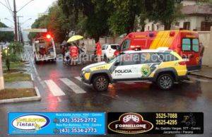 Mulher é atropelada na rotatória no centro de Jacarezinho