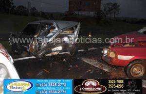 Motorista perde controle e provoca acidente entre três carros na BR 153 em Jacarezinho