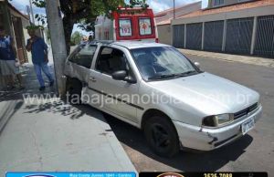 Acidente entre dois carros deixa moradora de Cambara ferida em Jacarezinho