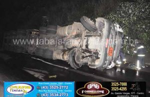 Motorista morre em acidente com carreta na BR 153