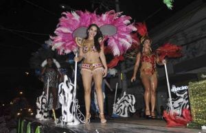 Desfile de carnaval 2019 em Jacarezinho mais uma vez marcado por grande atraso