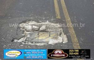 Buraco sobre a ponte do Ubá coloca em risco motoristas na BR 153