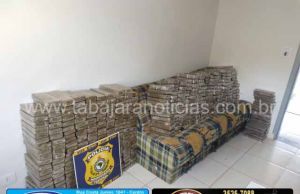 Policia Rodoviária Federal com apoio da Rotam Canil Jacarezinho apreende mais de 360 kl de maconha as margens da rodovia Raposo Tavares em Canitar SP.