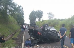 Motorista sai ileso após capotar carro na PR 431