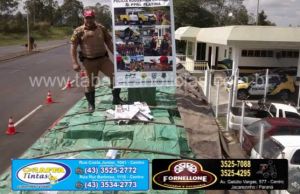 policia Rodoviária Estadual aprende carreta carregada de cigarros do Paraguay