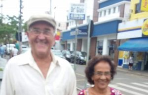 O casal Cira Rosa e José Pedro Pimentel comemoram bodas de ouro