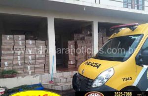 Policia Militar apreende 410 caixas de cigarros do Paraguay em chácara no Bairro Monte Real.