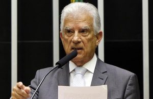 Aprovação da redistribuição de R$ 6 bi do ISS faz justiça aos municípios, destaca Rubens Bueno.
