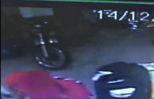 Dupla armada assalta supermercado na Vila Sett em Jacarezinho.