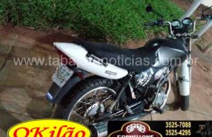 Policia Militar apreende moto com placa adulterada e chassi pinado em Ribeirão Claro.