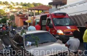 Duas pessoas ficam feridas em acidente de moto na Vila São Pedro.