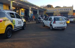 Policia Militar e Vigilância Sanitária realizam operação contra covid-19 em estabelecimentos comerciais de Jacarezinho.