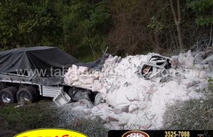 Acidente entre carro e caminhão tira a vida de dois motoristas na BR 153, um deles morador de bandeirantes.