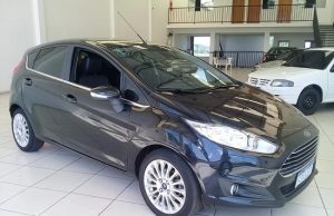 NEW FIESTA TITANIUM 2016 1.6 FLEX, com tanque cheio e IPVA 2021 pago só na UP GRADE VEICULOS.