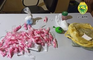 Policia Militar apreende mais de um quilo de Cocaína em Jacarezinho.