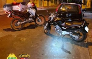 Equipe Rocam apreende motocicleta com escapamento barulhento e pendencias administrativas no centro de Jacarezinho.