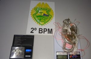 Policia Militar apreende drogas que seriam arremessadas na cadeia publica de Jacarezinho.