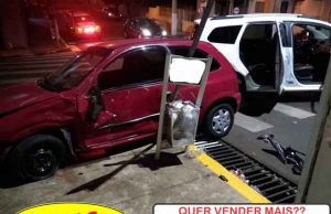 Viatura descaracterizada se envolve em acidente durante tentativa de abordar elementos que atiraram drogas na cadeia de jacarezinho.