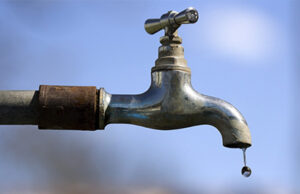 Falta de chuvas, altas temperaturas e consumo elevado prejudicam abastecimento. Orientação é para economizar água.