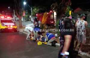 Colisão entre duas motos deixa duas pessoas feridas no centro de Jacarezinho.