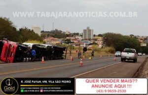 Caminhão carregado com Álcool tomba na BR 369 em Cambara, não houve vazamento mas há o risco de explosão.