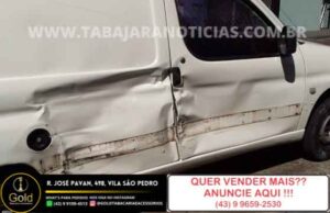 Acidente entre duas pick up em cruzamento na Vila São Pedro em Jacarezinho.