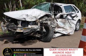 Motorista fica gravemente ferido em acidente entre carro e carreta na BR 153 entre Jacarezinho e Santo Antônio da Platina.