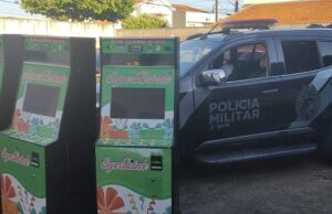Policia Militar apreende maquinas de caça-níqueis em Santo Antônio da Platina.