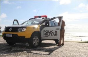 Pais vão a praia e esquecem bebê de dois meses no calçadão de Guaratuba.