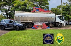 Caminhão carregado com cigarros do Paraguai é apreendido pela Policia Militar em Cambara.