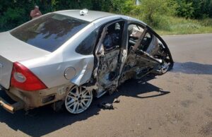 Após perseguição, motorista perde o controle do veículo e PRF apreende quase meia tonelada de maconha em Bandeirantes, Vídeo..