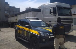 PRF encontra carreta que provocou acidente filmado no Paraná.