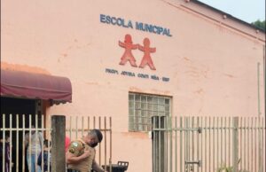 Policia Militar reforça policiamento na entrada e saída de alunos nas escolas de Ribeirão Claro.