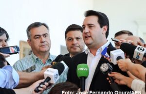 Em novo decreto, governador libera circulação sem máscaras em ambientes fechados.
