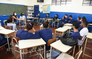 Projeto da UENP de prevenção às drogas atende escolas públicas do Norte Pioneiro.
