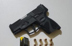 Mulher é presa por disparos de arma de fogo em Jacarezinho.