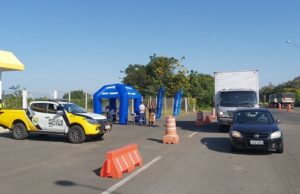 Polícia Rodoviária Estadual de Santo Antônio da Platina, e SEST/SENAT realizaram blitz educativa para conscientização do movimento “Maio Amarelo”.