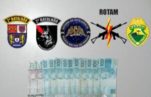 Policia Militar prende três pessoas acusados de tráfico em Jacarezinho.