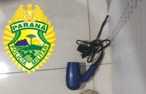 Policia Militar dois homens com produtos furtados em Jacarezinho.