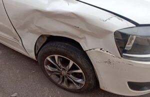 Motorista não se atenta a preferencial e provoca acidente no centro de Jacarezinho.