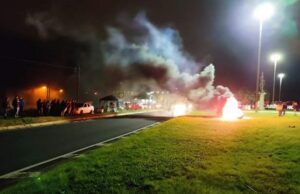 Policia Militar trabalha para desobstruir 16 pontos de bloqueios que ainda restam no Paraná.