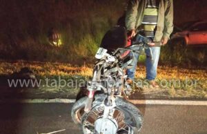 Acidente entre carro e moto deixa dois mortos e um ferido próximo a Ribeirão Claro.