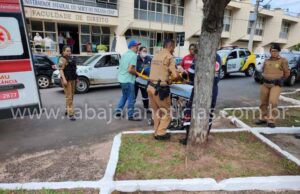 Motociclista fica ferido em acidente na Avenida Manoel Ribas em Jacarezinho.