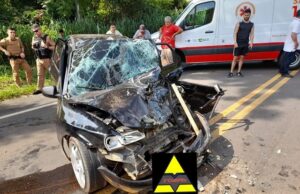 Colisão entre carro e caminhão deixa motorista gravemente ferido no Norte Pioneiro.