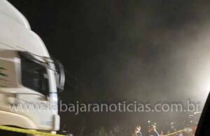 Três pessoas morrem em grave acidente entre carro e caminhão em Joaquim Távora.