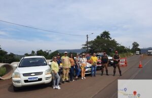 Policia Rodoviária e parceiros realizam Operação MAIO AMARELO na PR 092 em Siqueira Campos.