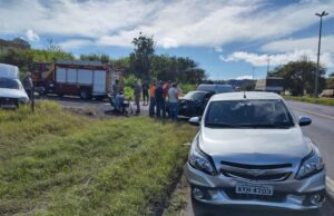 Engavetamento deixa três feridos na BR-153 em Santo Antônio da Platina.