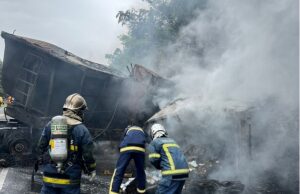 TRAGÉDIA Grave acidente deixa pelo menos uma pessoa carbonizada e feridos na PR-092.