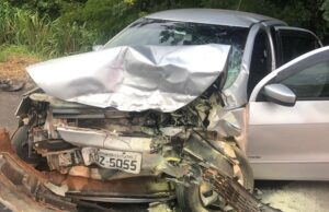Acidente na BR-153 deixa duas pessoas feridas em Santo Antônio da Platina.
